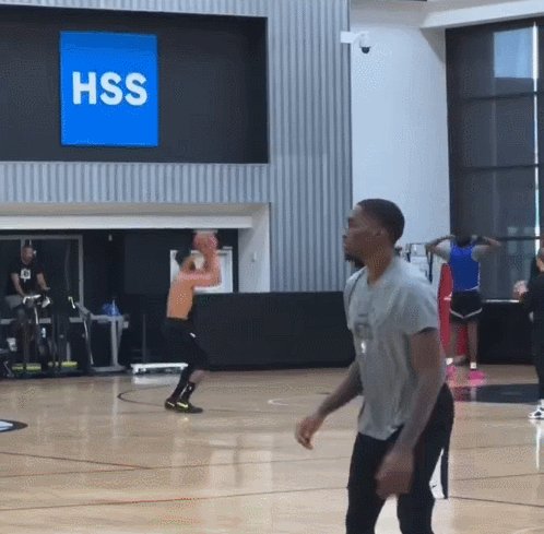 1727926916498091601.gif GIF.gif